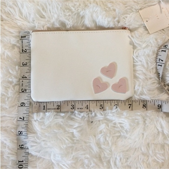 LC Lauren Conrad heart embellished cosmetic bag cream with pink hearts - Picture 4 of 9